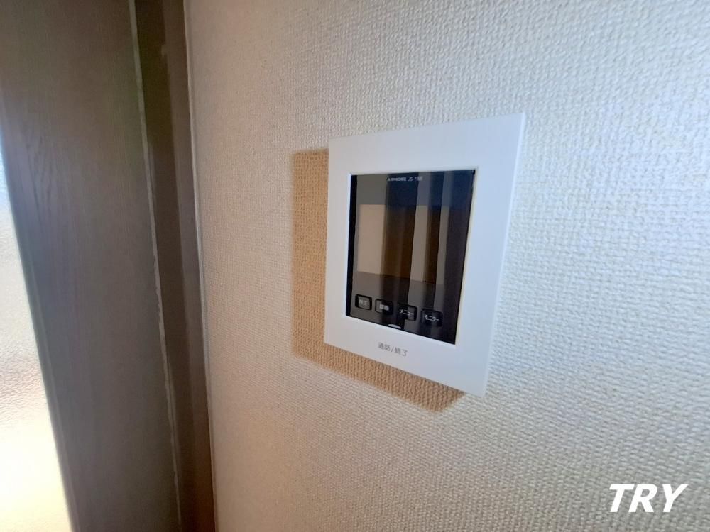 �y�Z�L�����e�B�z�@