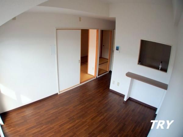 �y�����E���r���O�z�@�_�C�j���O