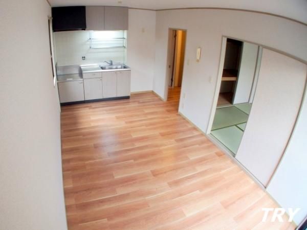 �y�����E���r���O�z�@