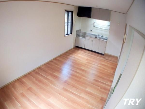 �y�����E���r���O�z�@