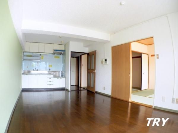 �y���ԁE���r���O�z�@