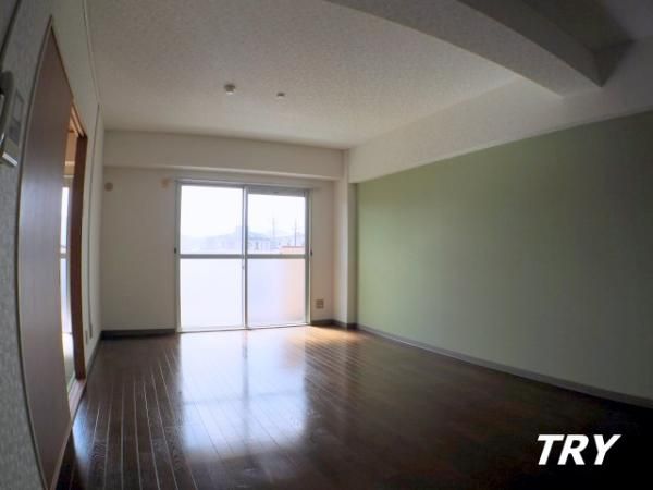 �y�����E���r���O�z�@