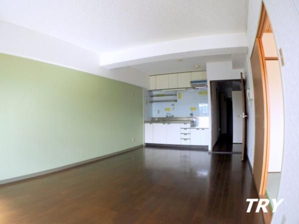 �y�����E���r���O�z�@