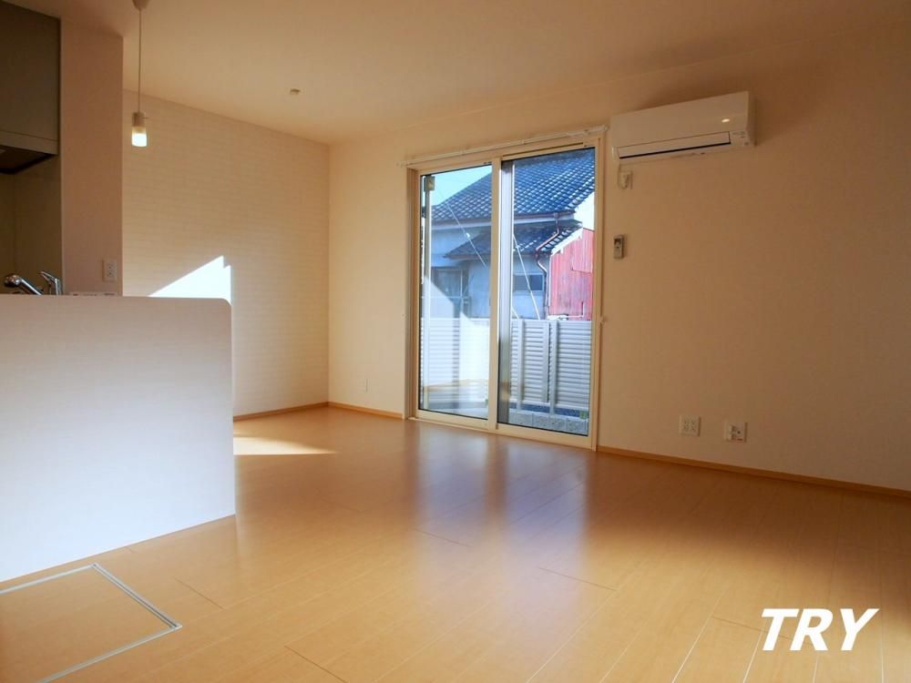 �y�����E���r���O�z�@