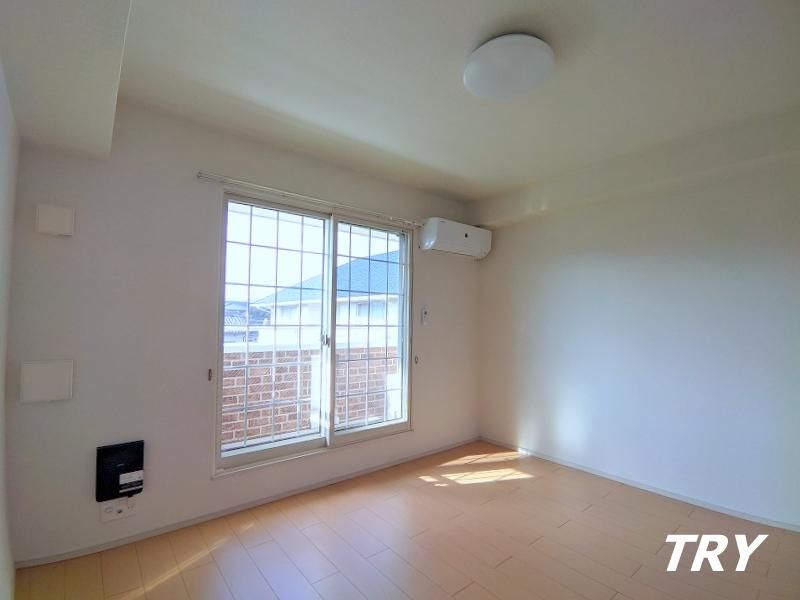 �y�����E���r���O�z�@