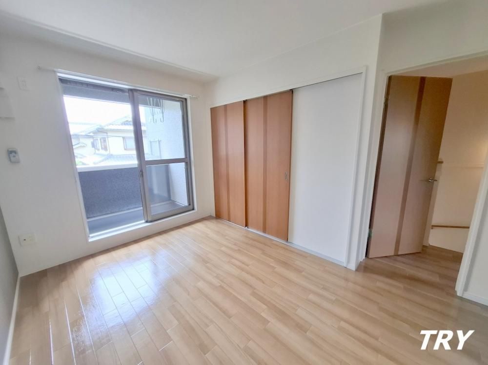 �y�����E���r���O�z�@