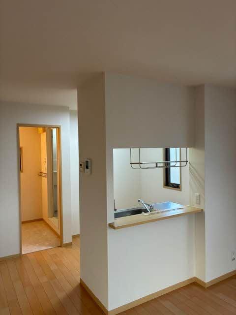 �y���ԁE���r���O�z�@