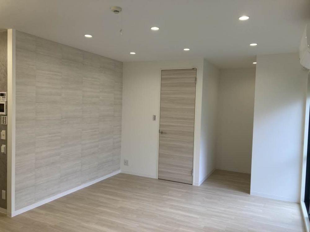 �y�����E���r���O�z�@