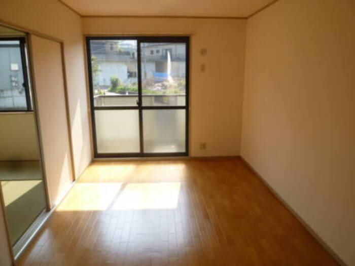 �y���ԁE���r���O�z�@