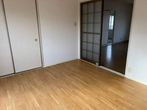 �y�����E���r���O�z�@