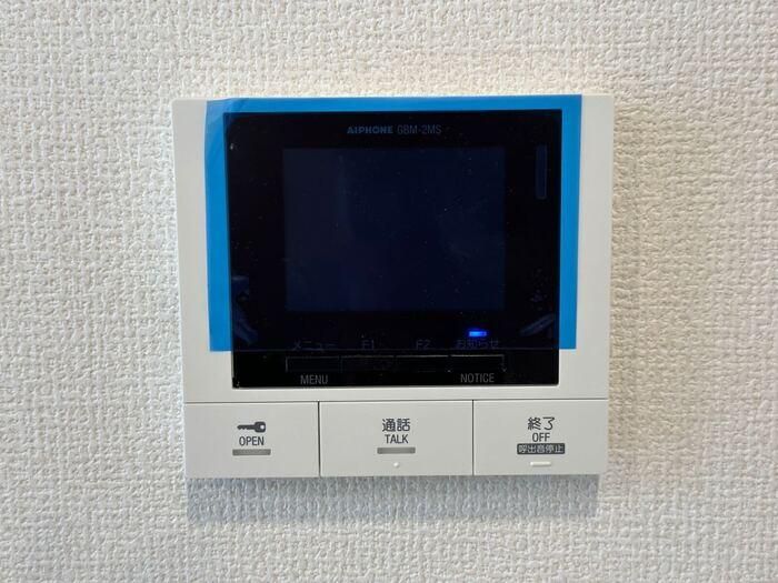 �y�Z�L�����e�B�z�@