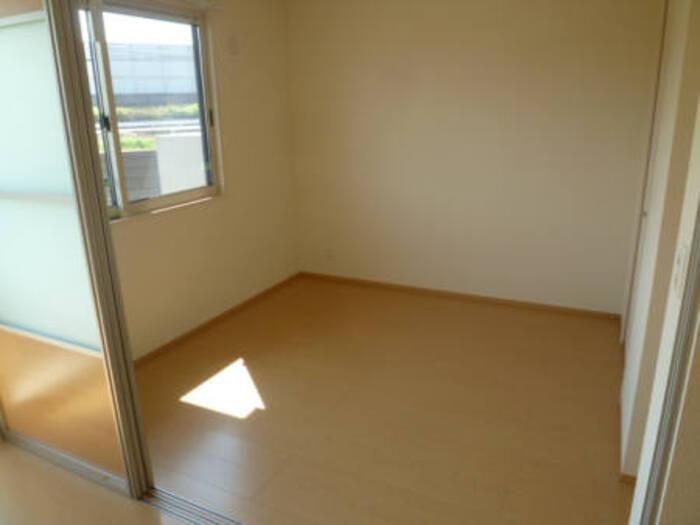 �y���ԁE���r���O�z�@