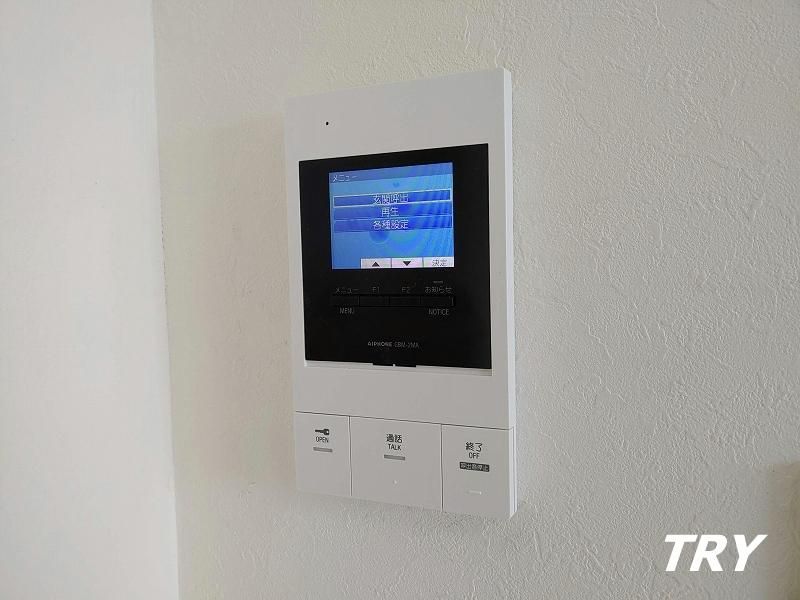 �y�Z�L�����e�B�z�@