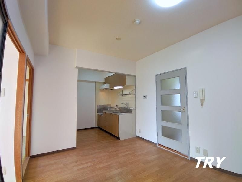 �y�����E���r���O�z�@