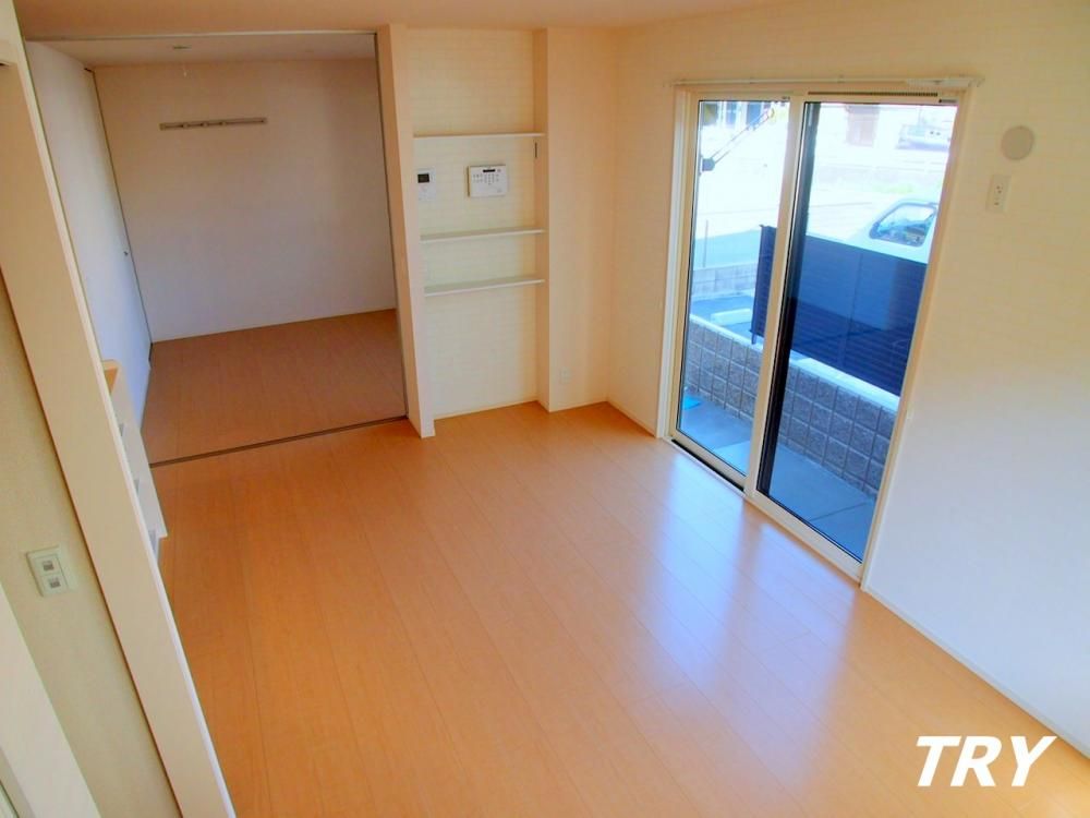 �y���ԁE���r���O�z�@