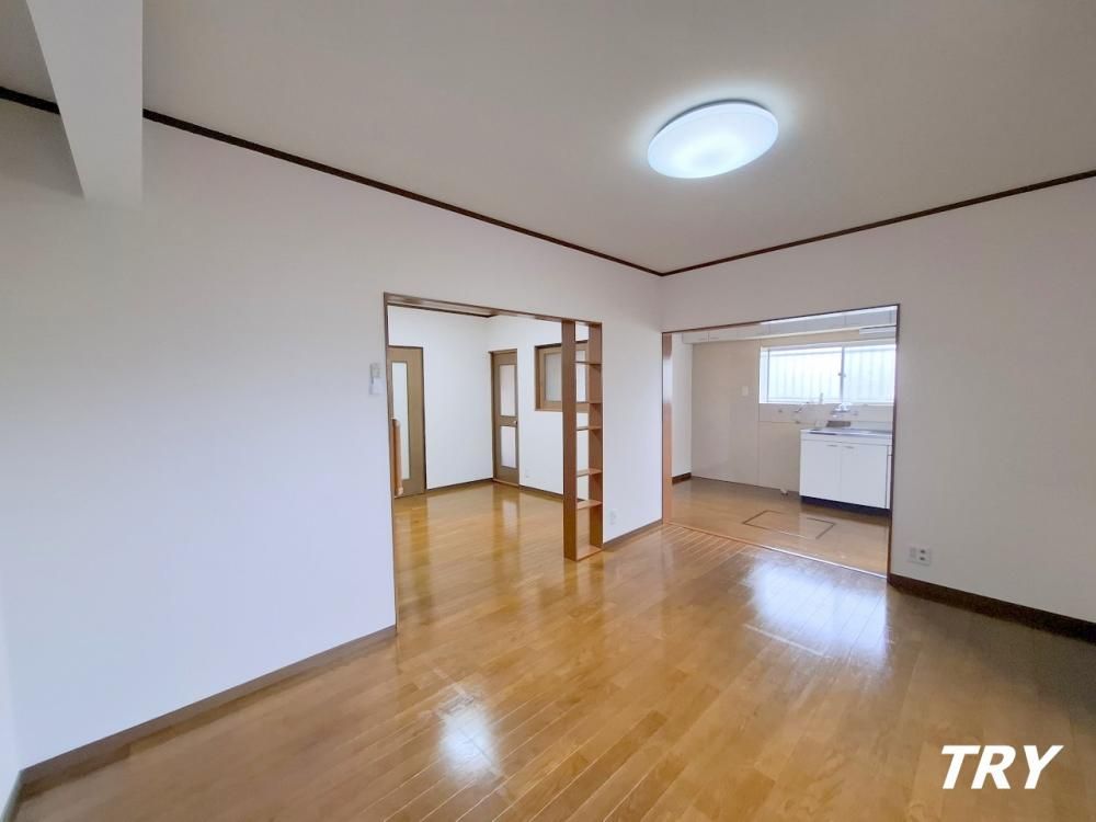 �y�����E���r���O�z�@