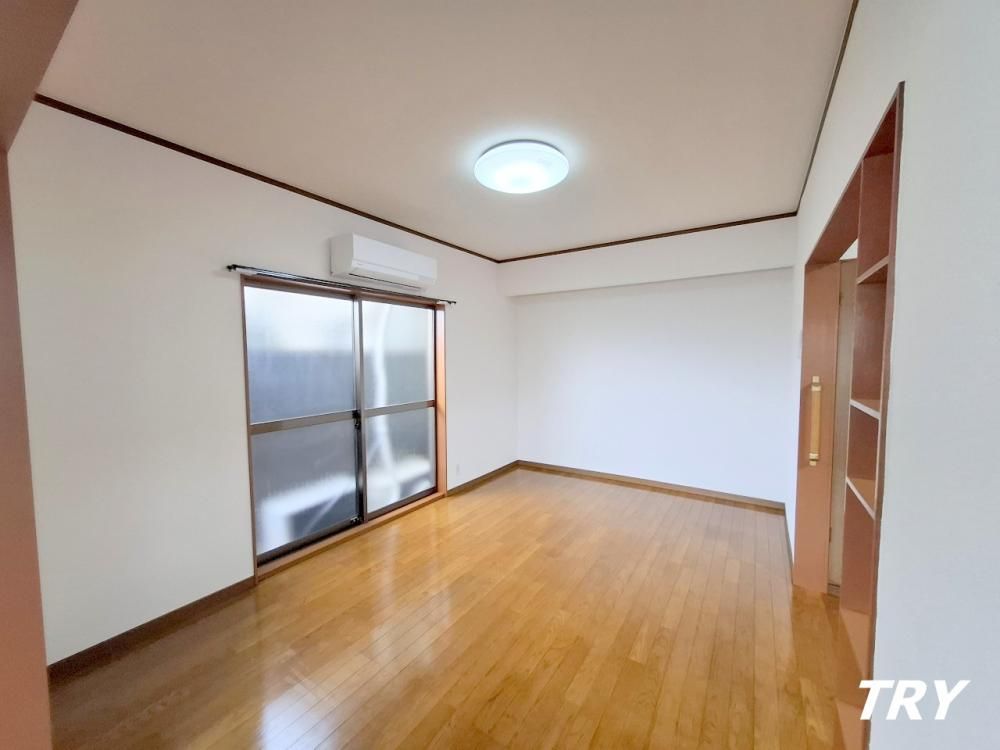 �y�����E���r���O�z�@