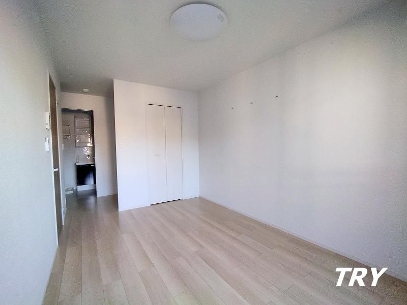 �y�����E���r���O�z�@