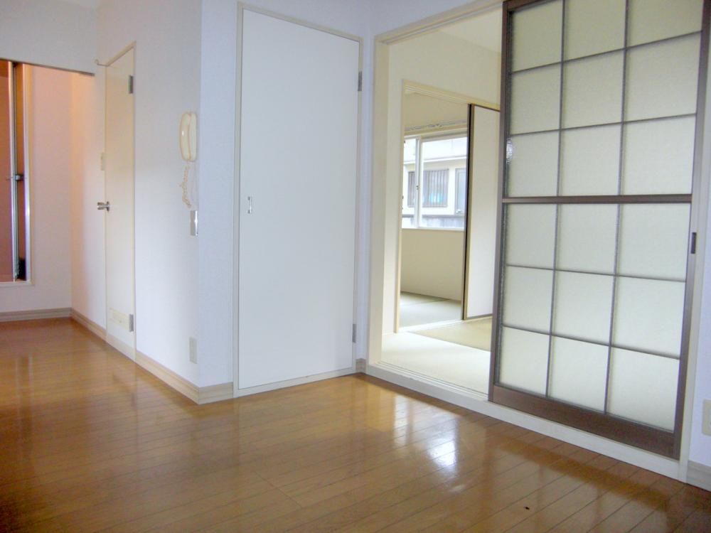 �y���ԁE���r���O�z�@