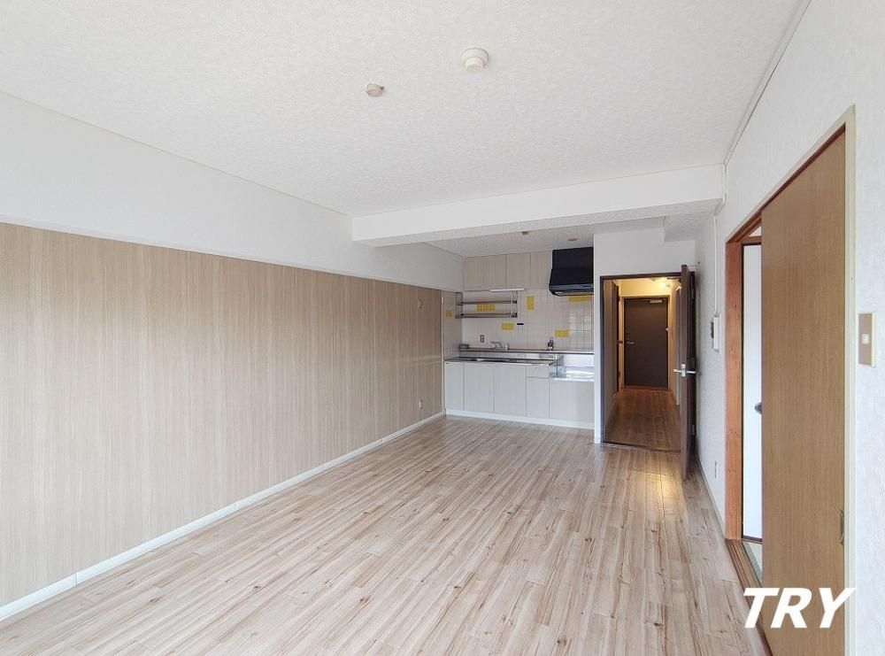 �y�����E���r���O�z�@