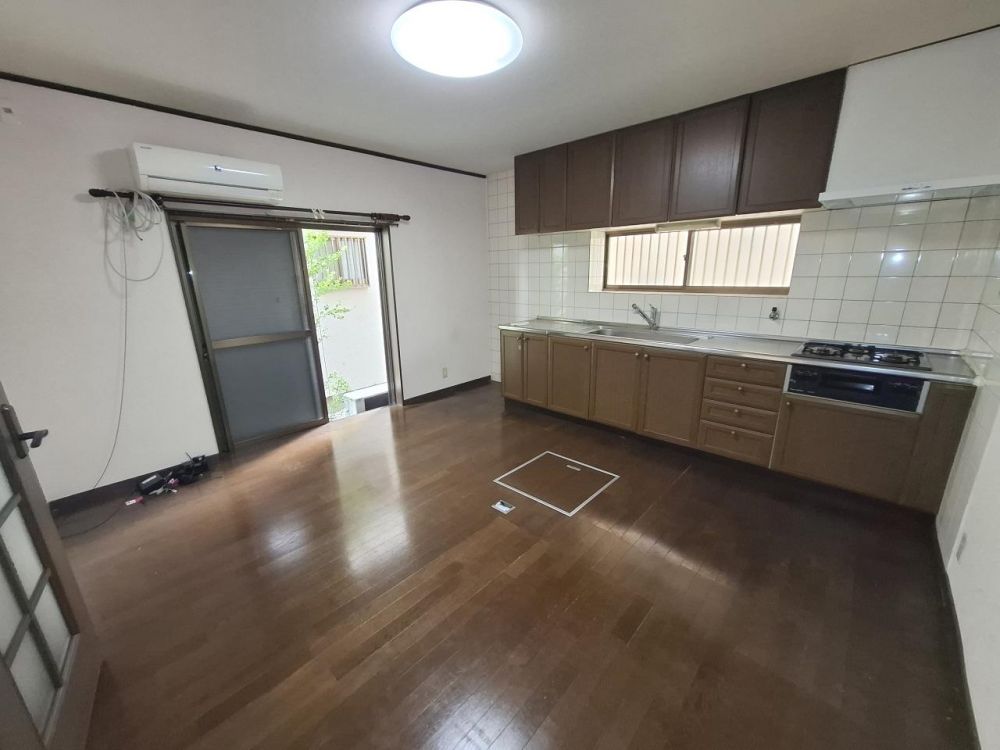 �y�����E���r���O�z�@