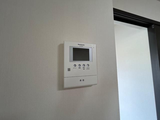 �y�Z�L�����e�B�z�@