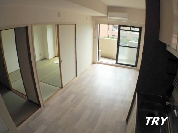 �y�����E���r���O�z�@