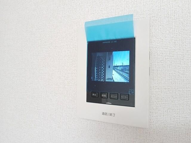 �y�Z�L�����e�B�z�@