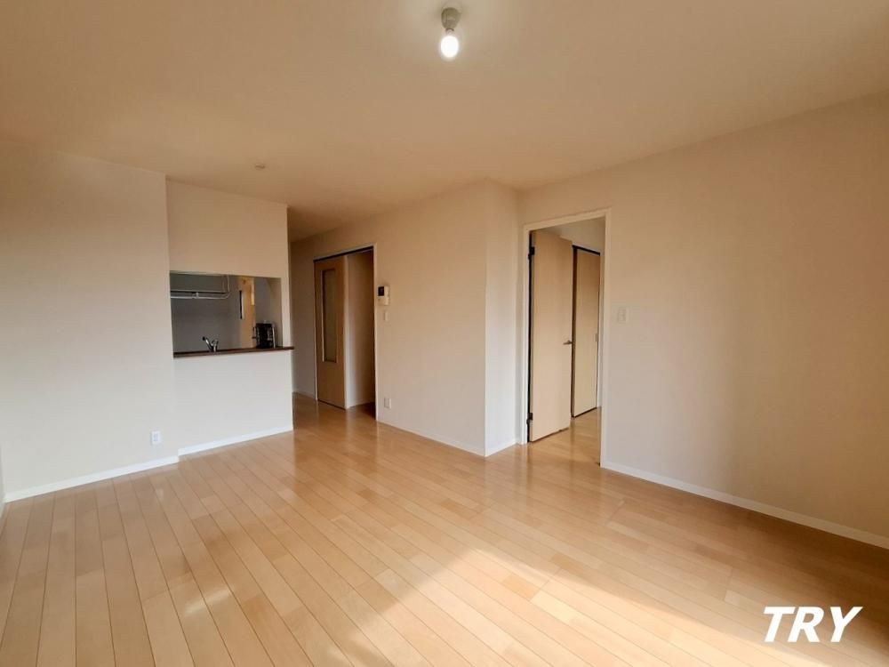 �y�����E���r���O�z�@