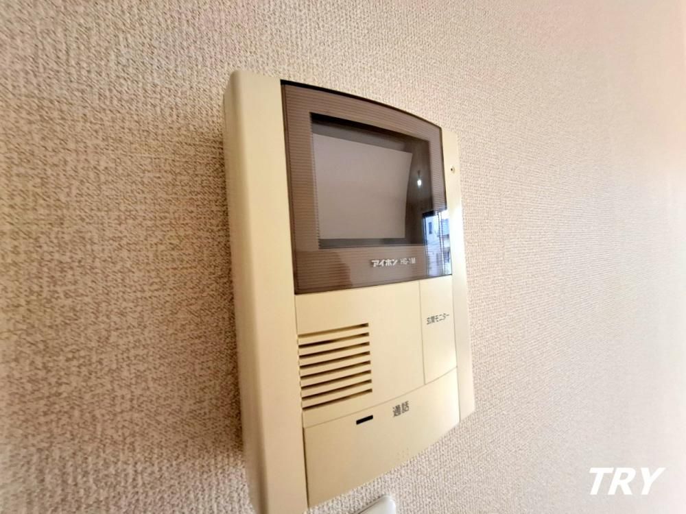 �y�Z�L�����e�B�z�@