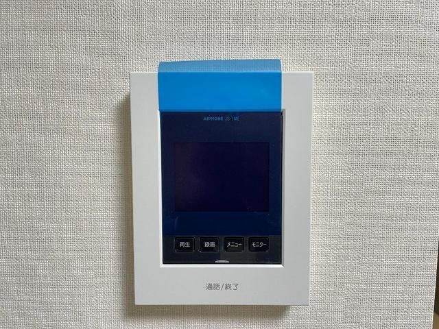 �y�Z�L�����e�B�z�@