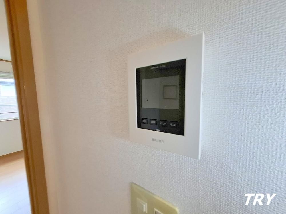 �y�Z�L�����e�B�z�@