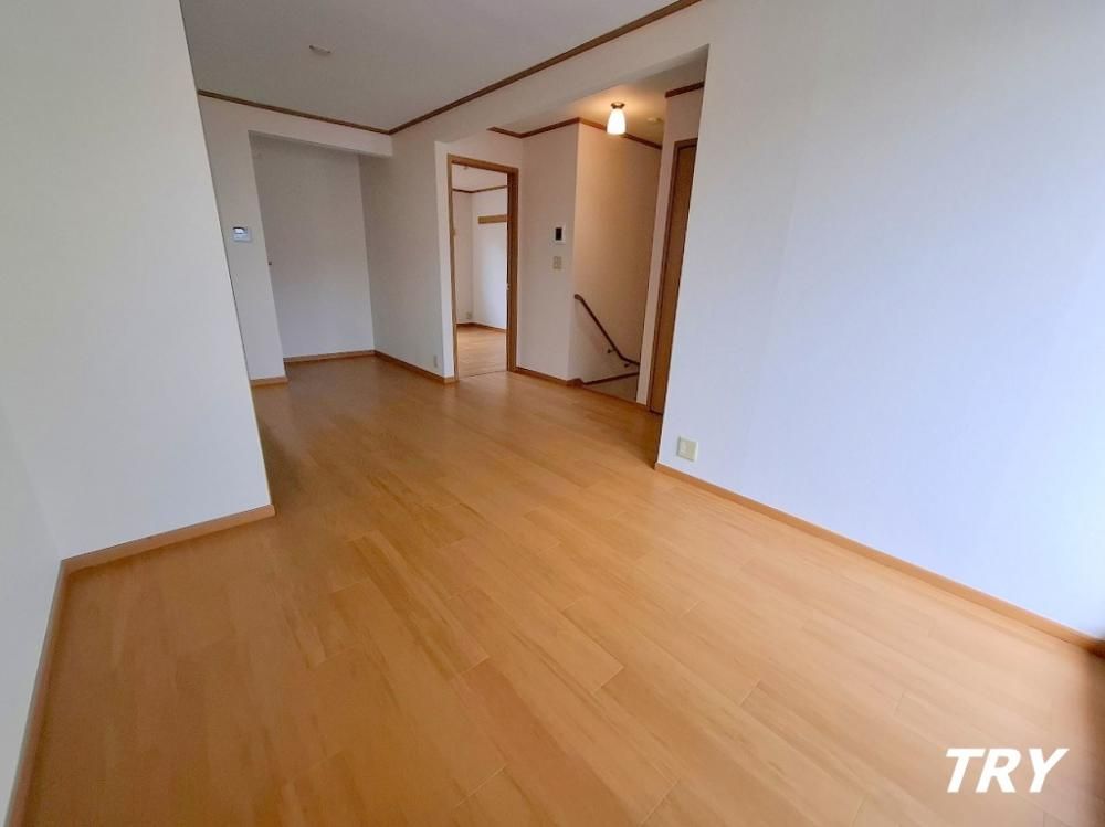 �y�����E���r���O�z�@