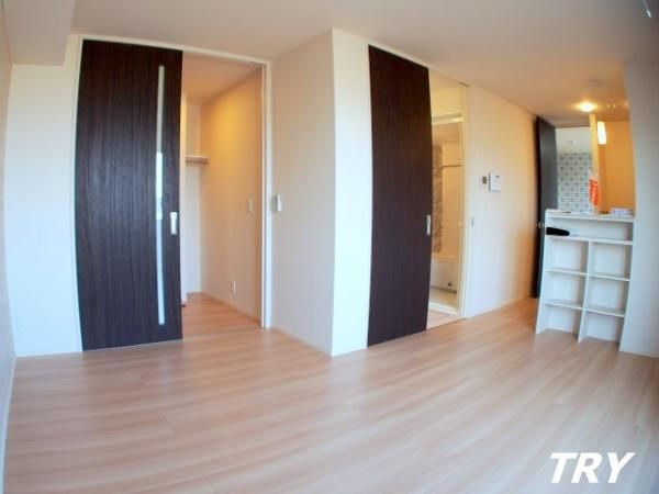 �y�����E���r���O�z�@