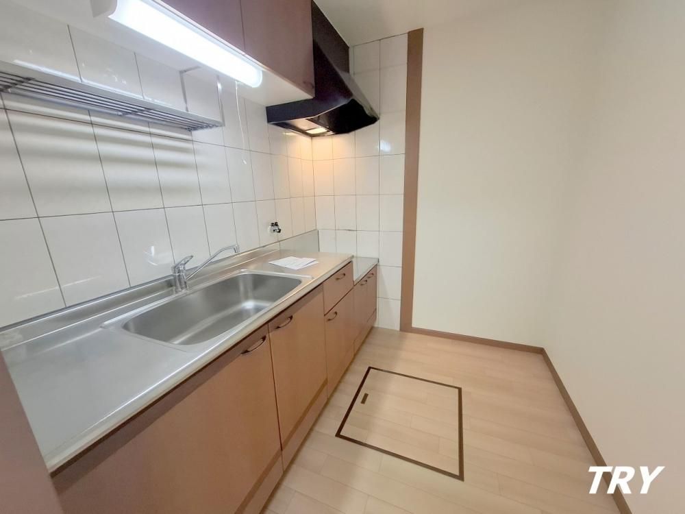 �y�L�b�`���z�@