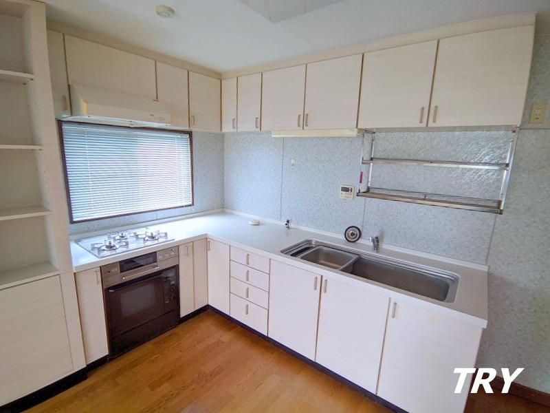 �y�L�b�`���z�@