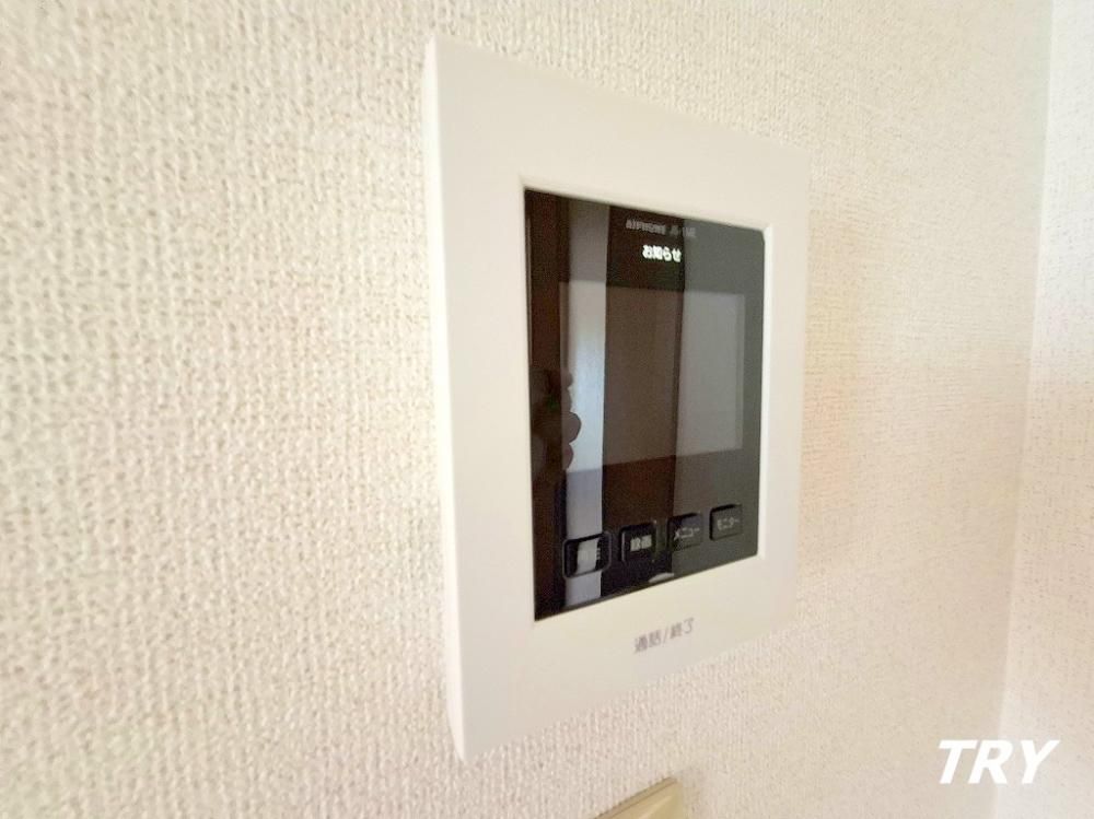 �y�Z�L�����e�B�z�@