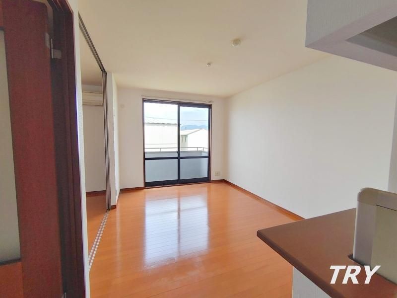 �y�����E���r���O�z�@