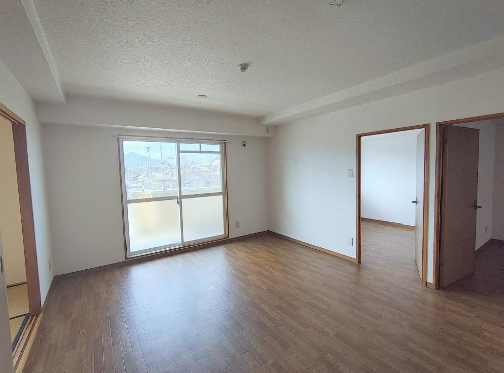 �y���ԁE���r���O�z�@