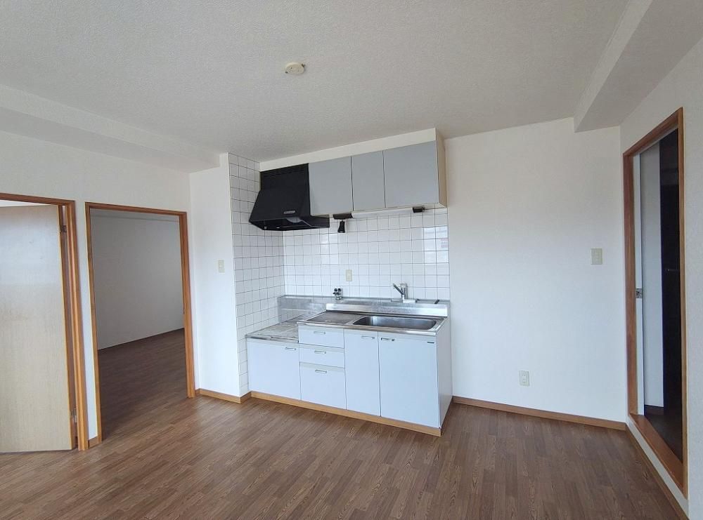 �y�����E���r���O�z�@