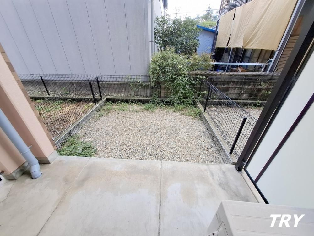 �y��z�@�e���X