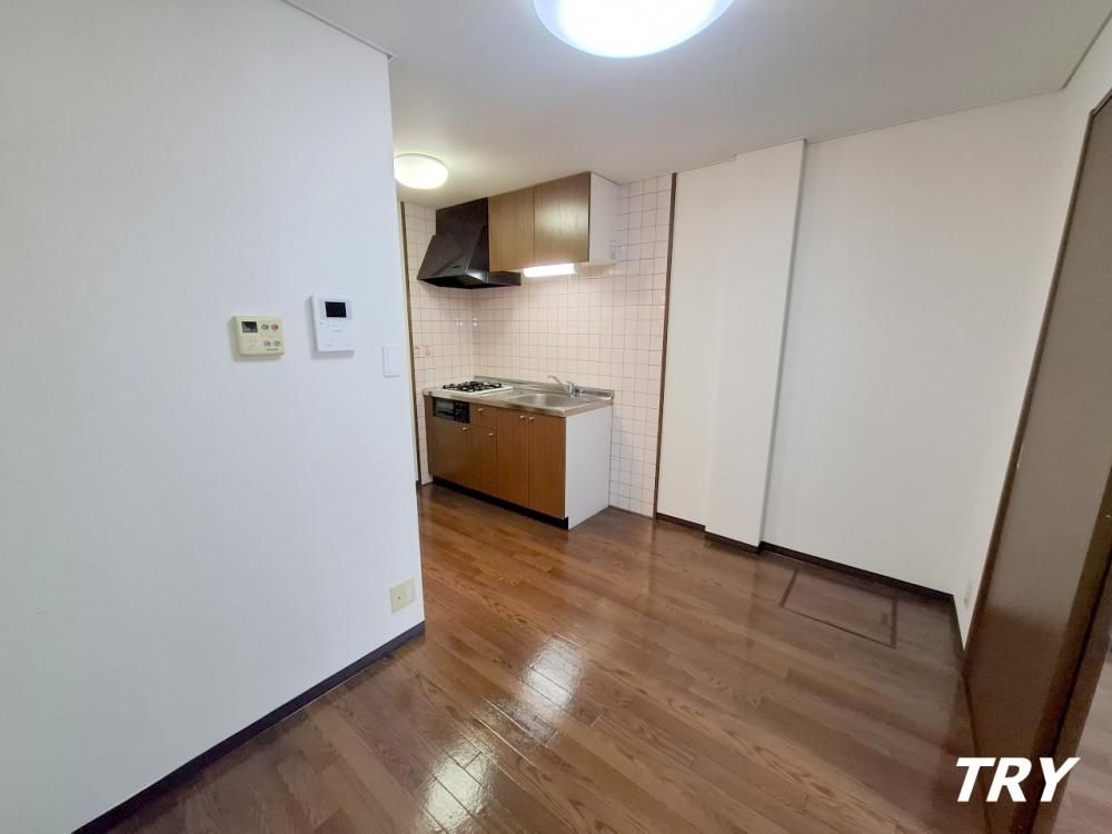 �y�����E���r���O�z�@