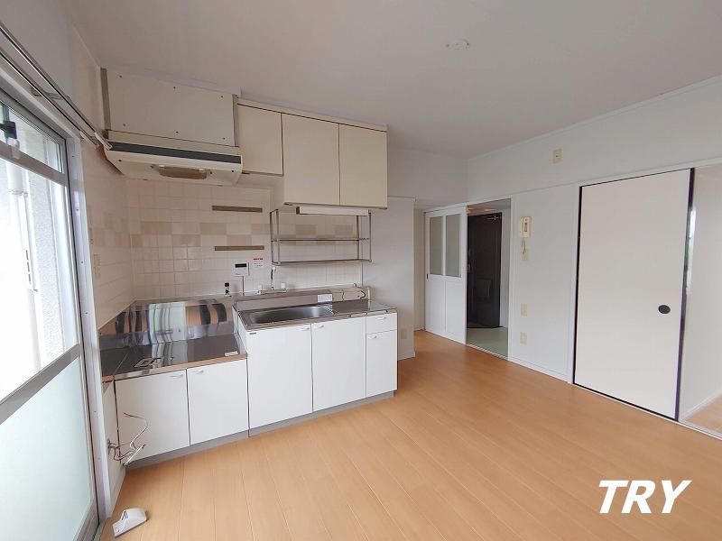 �y�L�b�`���z�@