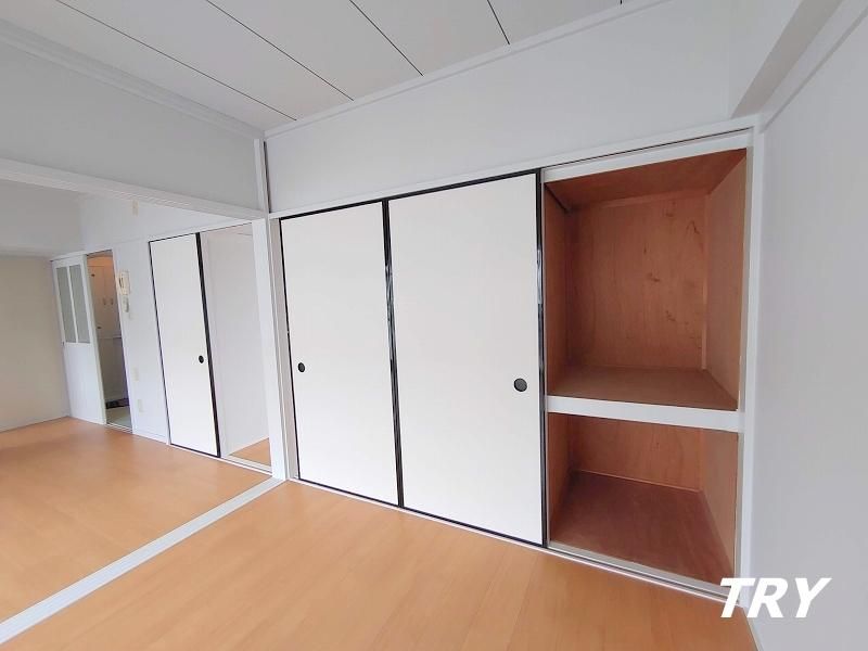 �y�����E���r���O�z�@