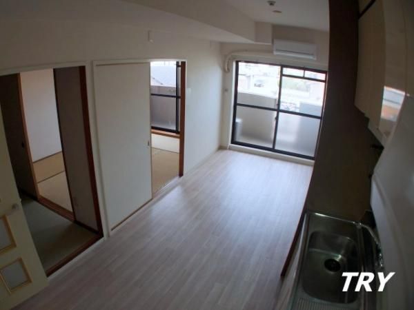 �y�����E���r���O�z�@�_�C�j���O