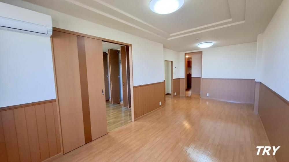 �y�����E���r���O�z�@