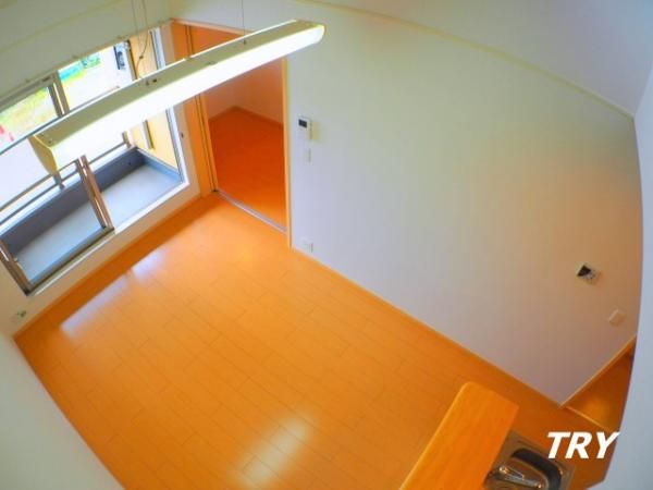 �y�����E���r���O�z�@