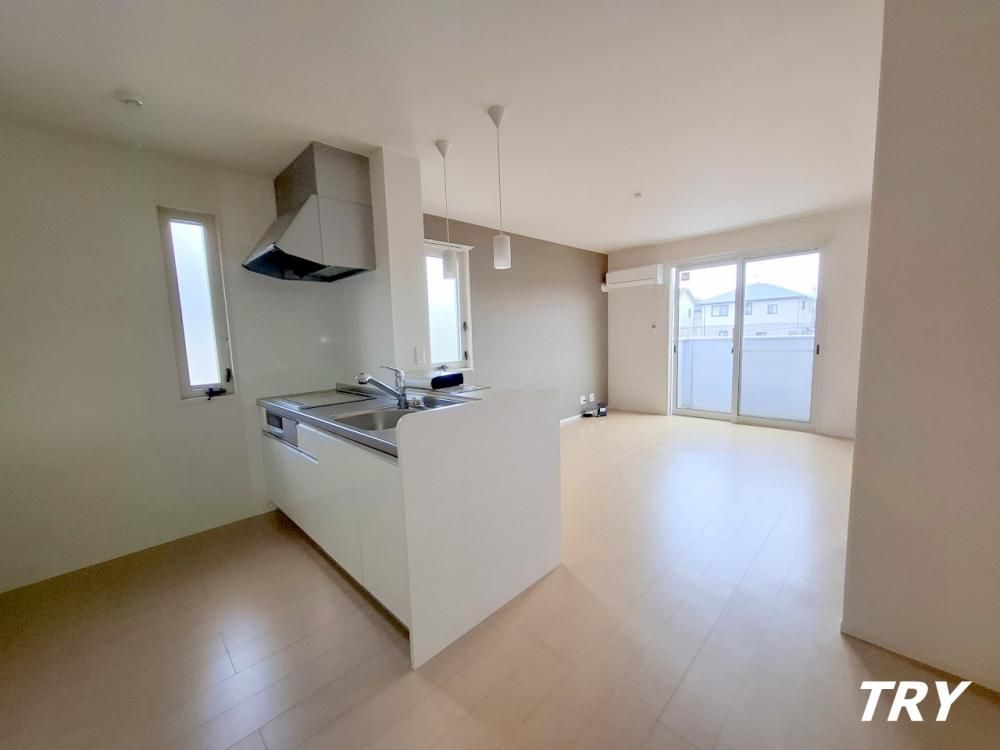 �y�����E���r���O�z�@