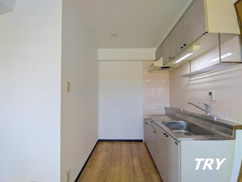 �y�L�b�`���z�@