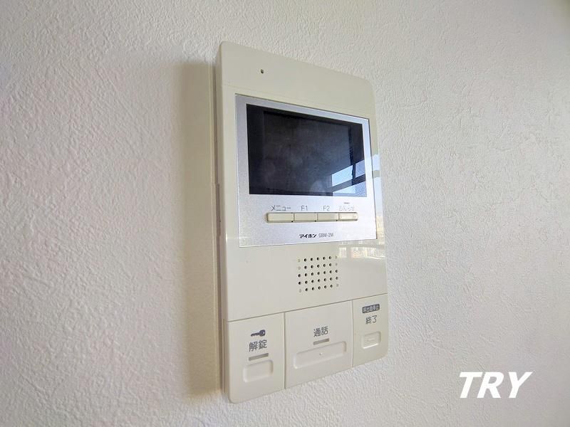 �y�Z�L�����e�B�z�@